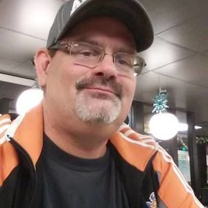 Meet your Posher, Lewis